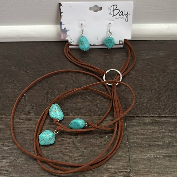By The Bay NY Tassel Lariat necklace,suede like  cord w/3 faux turquoise stones - Picture 4 of 7